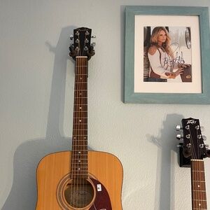 (LAST CHANCE SALE) Miranda Lambert Signed Fender Guitar w/ Authenticity